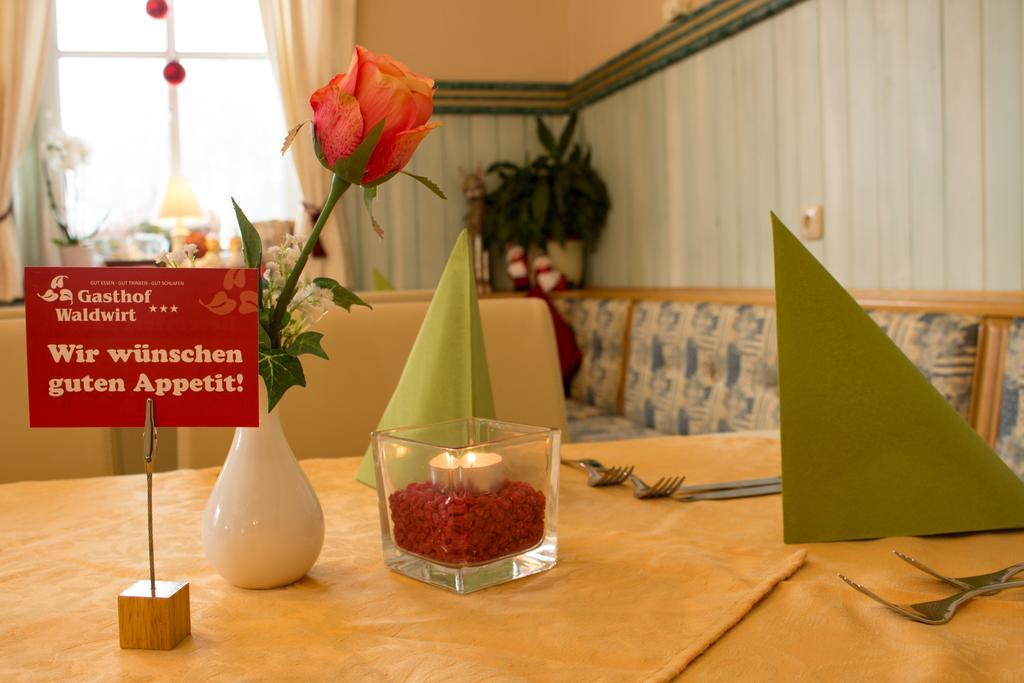 Gasthof Waldwirt Russbach am Pass Gschütt Buitenkant foto